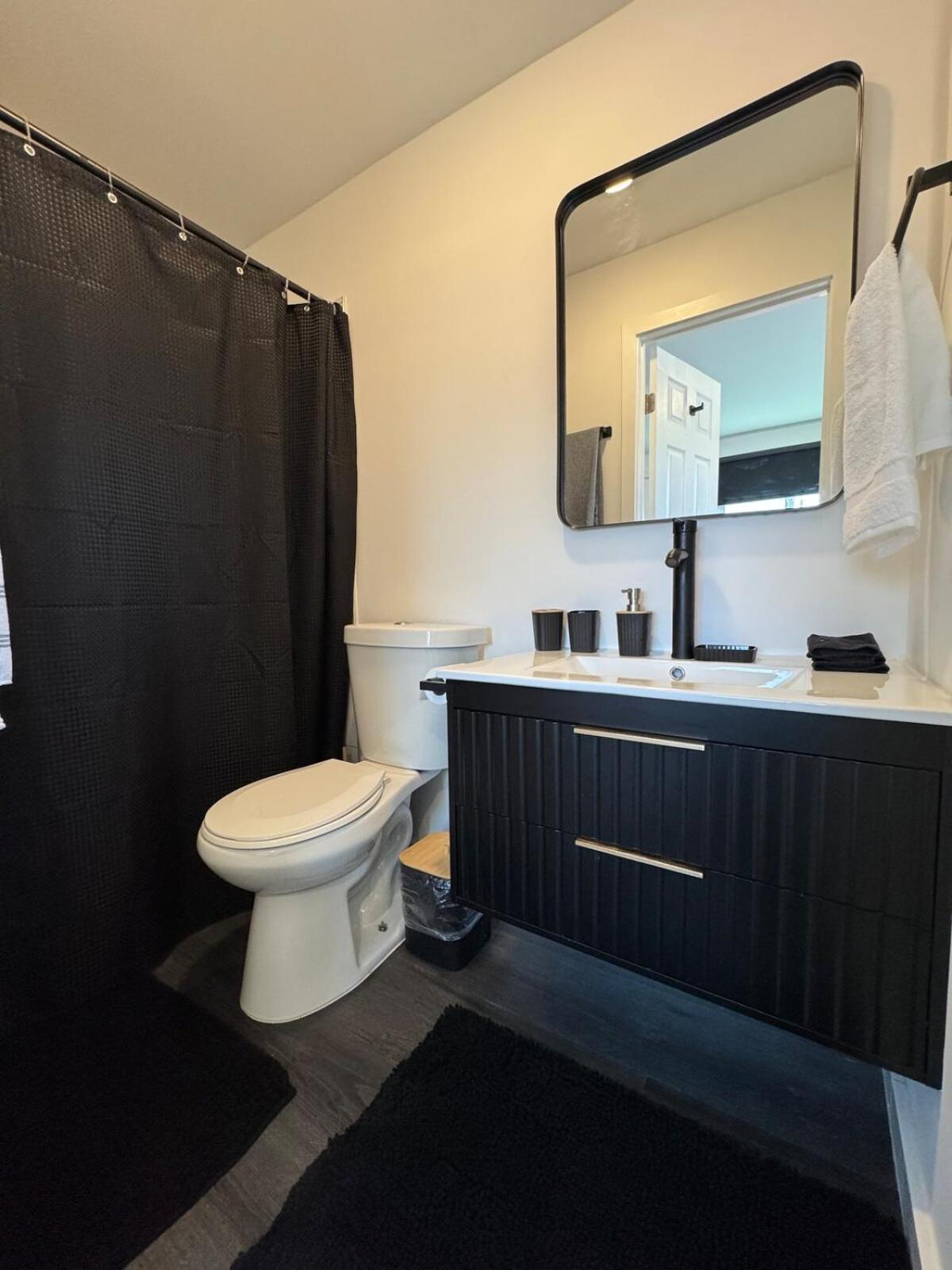 Your Downtown Cozy Studio With Backyard Unit C Фінікс Екстер'єр фото